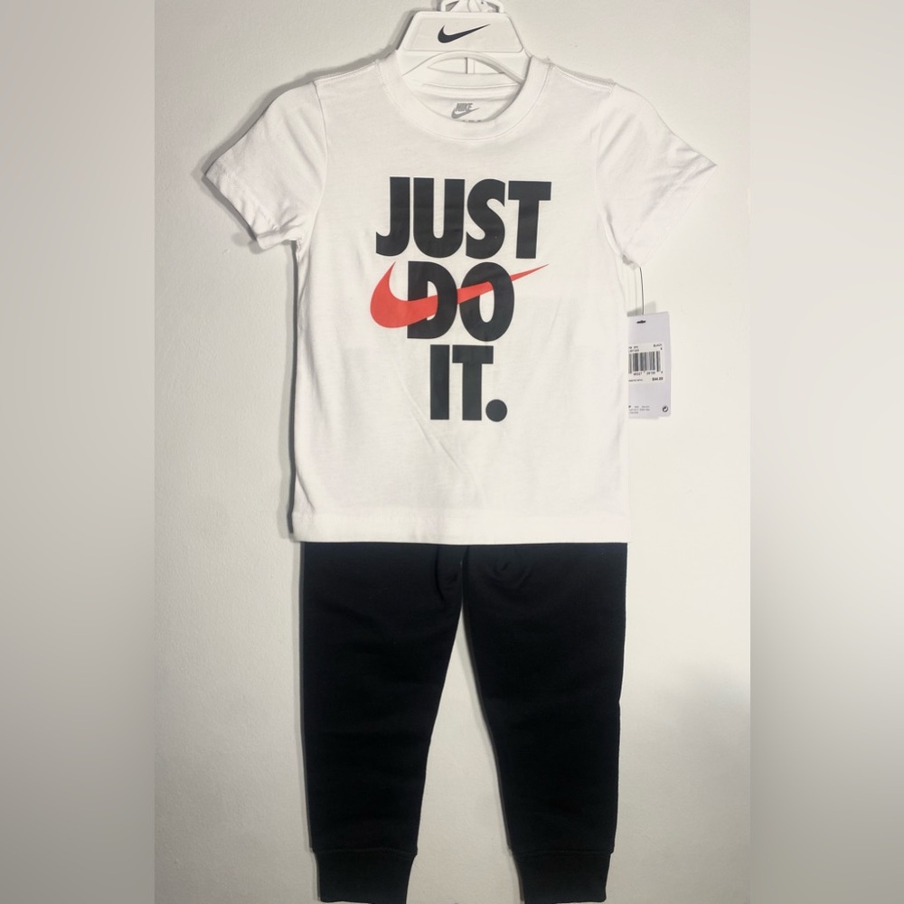 Nike Just Do It T-Shirt and Pants Set